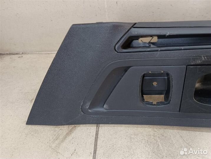 Держатель полки багажника левый Citroen C5 2009