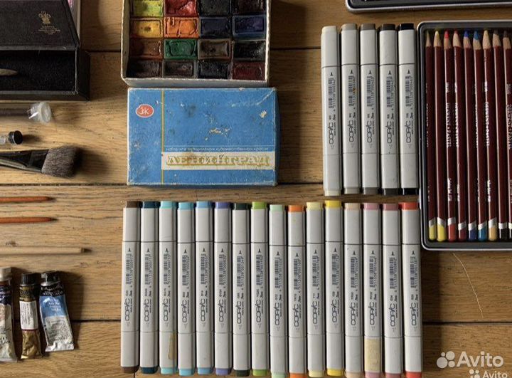 Краски, кисти, бумага, карандаши, маркеры