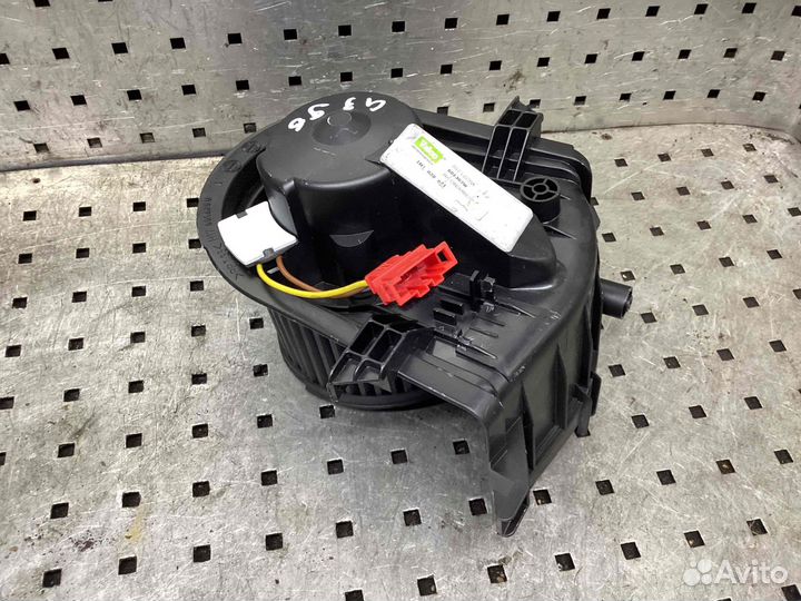 Моторчик печки Volkswagen Golf