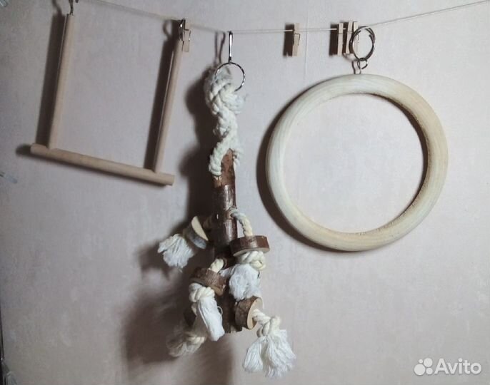 Аксессуары для клетки: кормушки, игрушки, домик