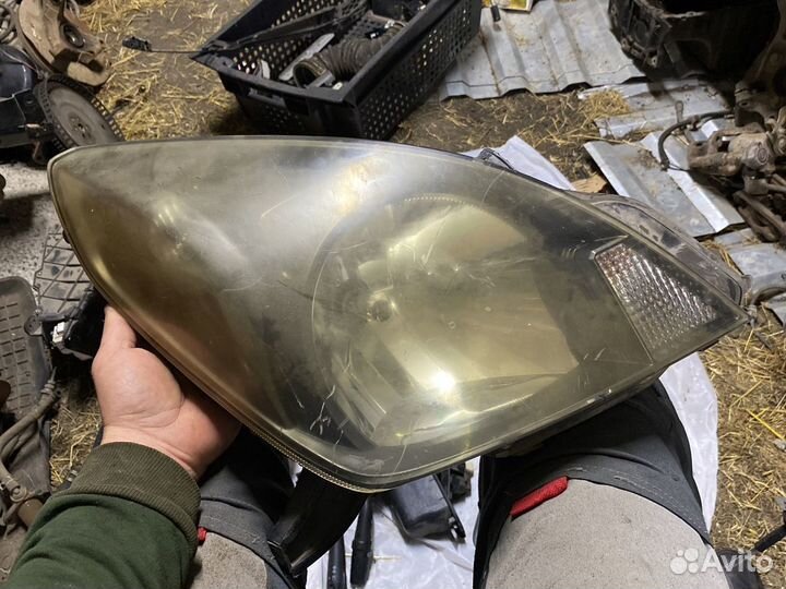 Фара правая Toyota Opa