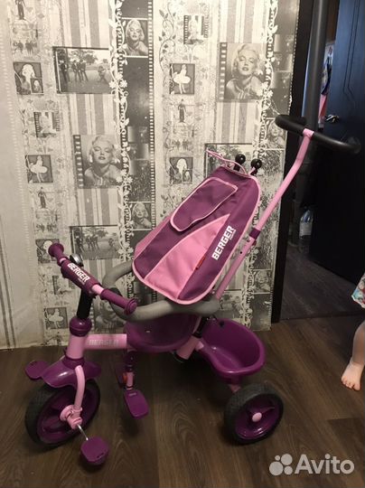 Детский велосипед с ручкой трехколесный