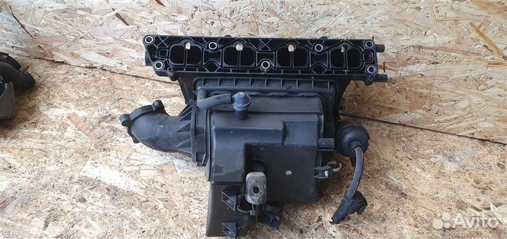 Коллектор впускной Opel Astra J 2010-2017