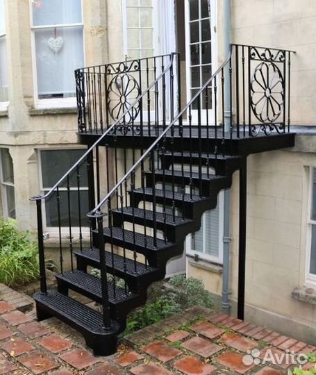 Лестница уличная на второй этаж