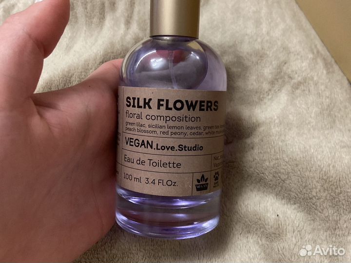 Туалетная вода с запахом цветов,свежости