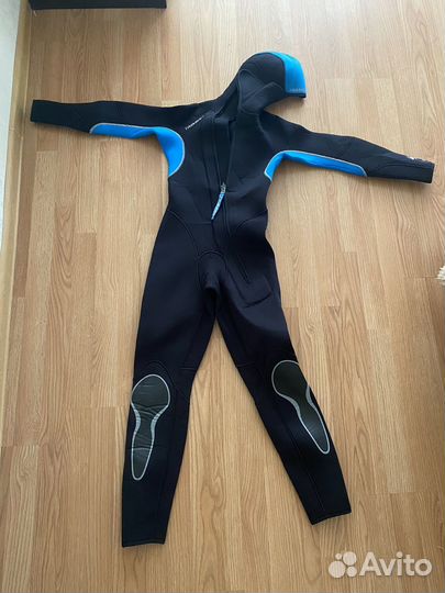 Детский гидрокостюм с капюшоном 130см Tribord 5мм