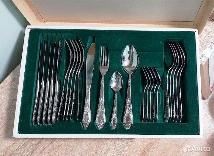 Набор столовых приборов на шесть персон