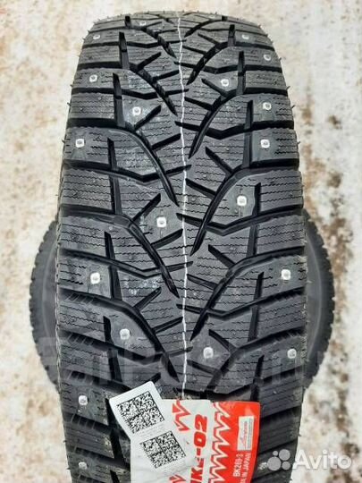 Bridgestone Blizzak Spike-02 SUV 225/60 R17 102
