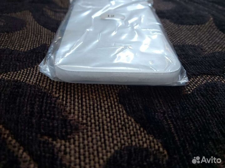 Чехол на iPhone 12