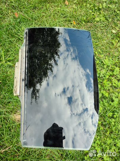 Заднее левое стекло тойота королла