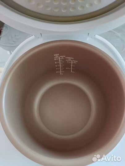 Мультиварка бу в отличном состоянии