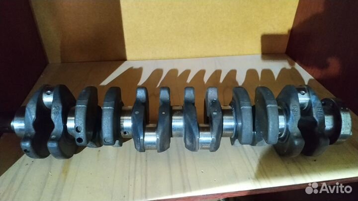 Коленвал на е53,3 литра дизель 218л.с