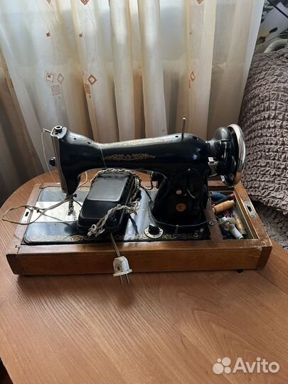 Швейная машина с электроприводом