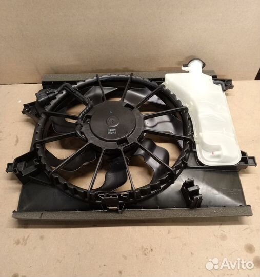 Вентилятор охлаждения двигателя 253802K600