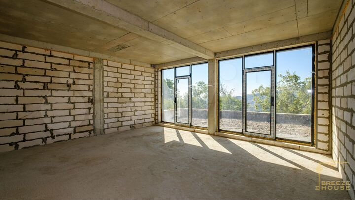 Дом 287 м² на участке 3,8 сот.