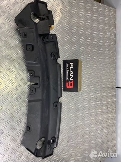 Накладка замка капота передняя Ford Kuga 2G 2015