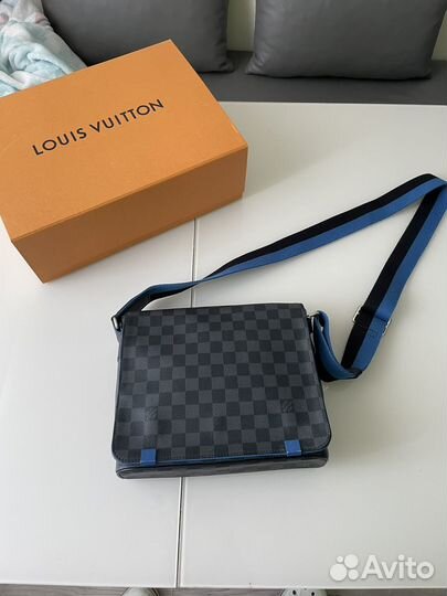 Louis vuitton district pm