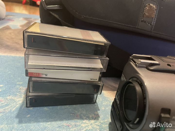 Видеокамера Sony 220 x digital zoom