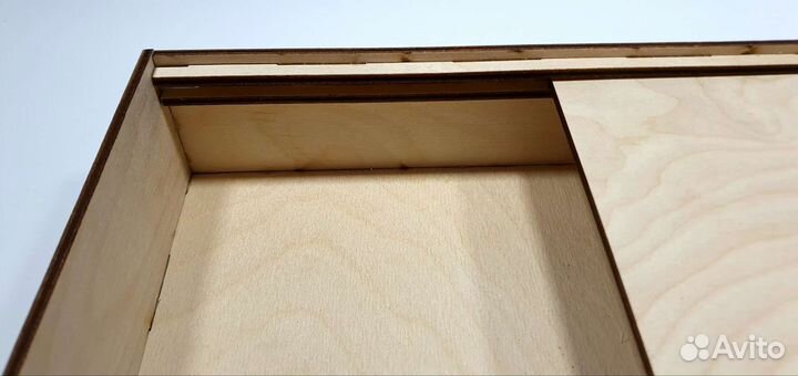 Коробка из дерева под пироженное