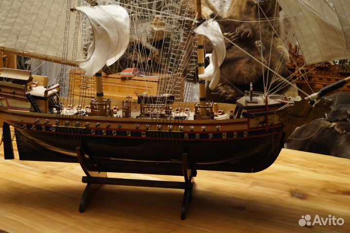 Модель парусника из дерева rase horse