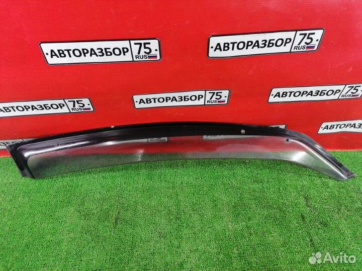 Ветровик на дверь передний правый Toyota Corolla