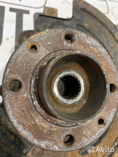 Кулак поворотный передний левый Renault Symbol