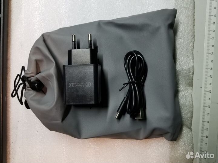 Универсальное зарядное устройство Xtar VC4SL