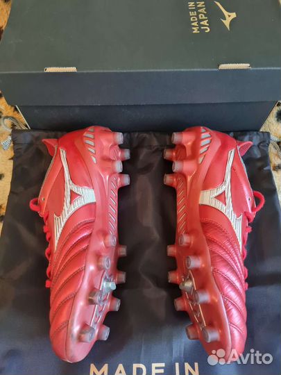 Футбольные бутсы