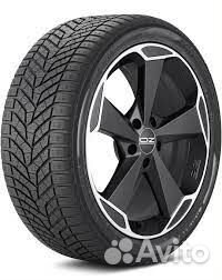 Yokohama BluEarth Winter V905 275/45 R21