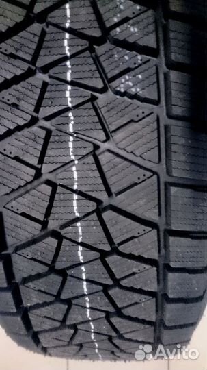 Bridgestone Blizzak DM-V2 285/50 R20 112T