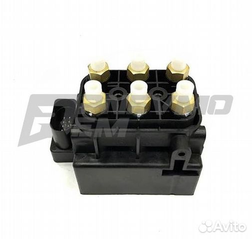 Блок клапанов пневмоподвески Audi Q7