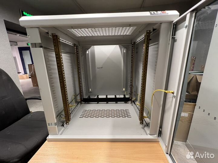 Шкаф телекоммуникационный настенный 19