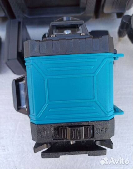 Аккумуляторный лазерный уровень Makita 4D (Арт.255