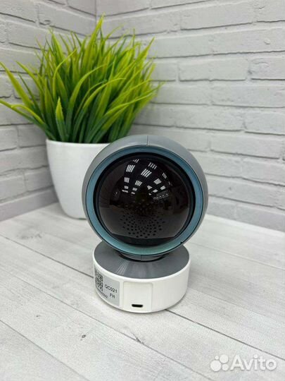 Поворотная Wi-Fi камера со звуком