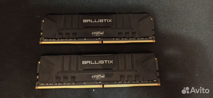 Crucial Ballistix DDR4 - 16 Гб (2x8гб) 3000мГц