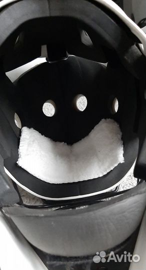 Вратарский шлем