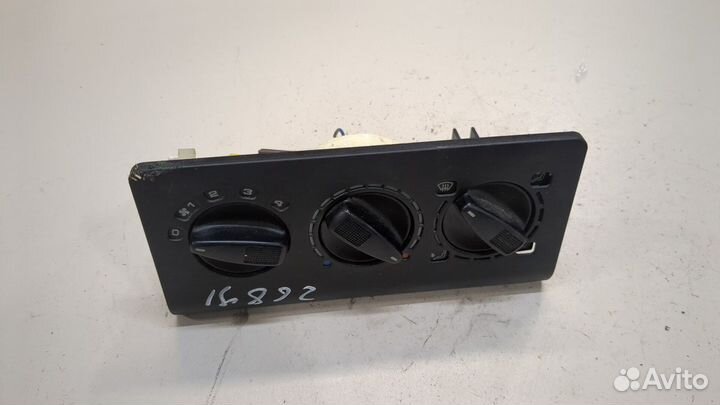 Переключатель отопителя Volkswagen Polo, 1997