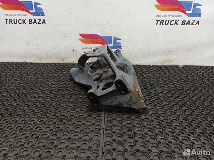 Кронштейн рессоры передний левый Daf XF106