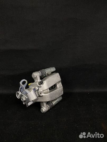 Задние тормозные суппорта Гранта Спорт в сборе