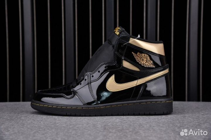 Кроссовки Nike Air Jordan 1 Retro High Black Gold