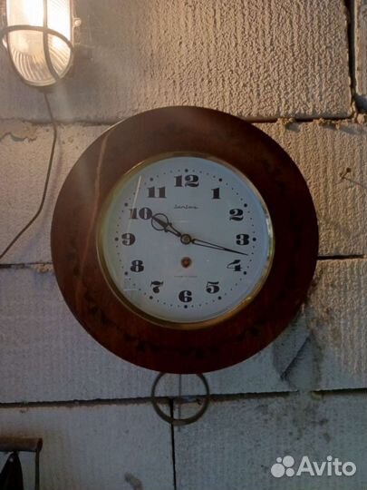 Часы настенные 