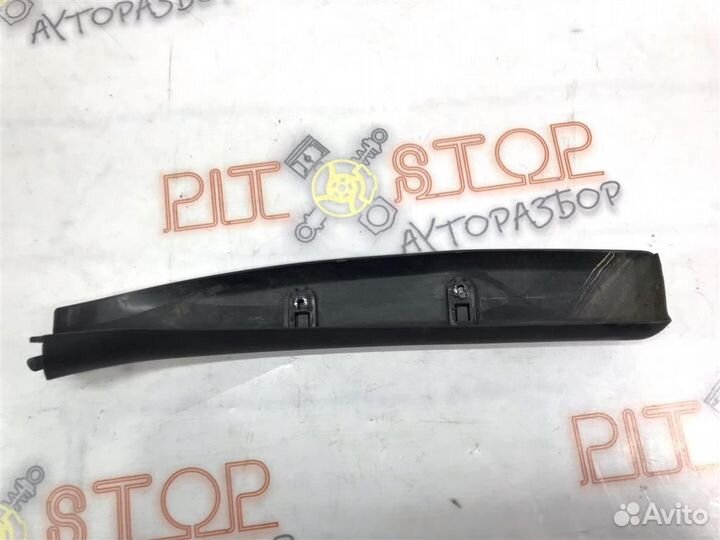 Накладка петли крышки багажника VW Touareg GP (7L