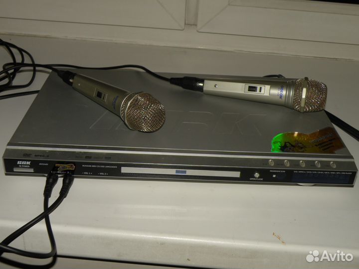 Караоке плеер BBK DV324SI + микрофон Odeon SD-200