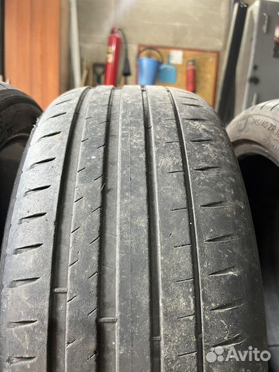 Michelin Pilot Sport 4 225/45 R18 и 245/40 R18 99Y