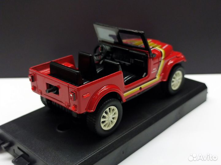1:43 Jeep Wrangler Golden Hawk