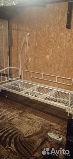 Кровать для лежачих больных, кресло, туалет