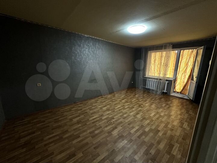 2-к. квартира, 52 м², 4/10 эт.