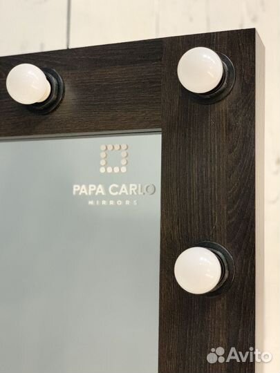 Зеркало с лампами