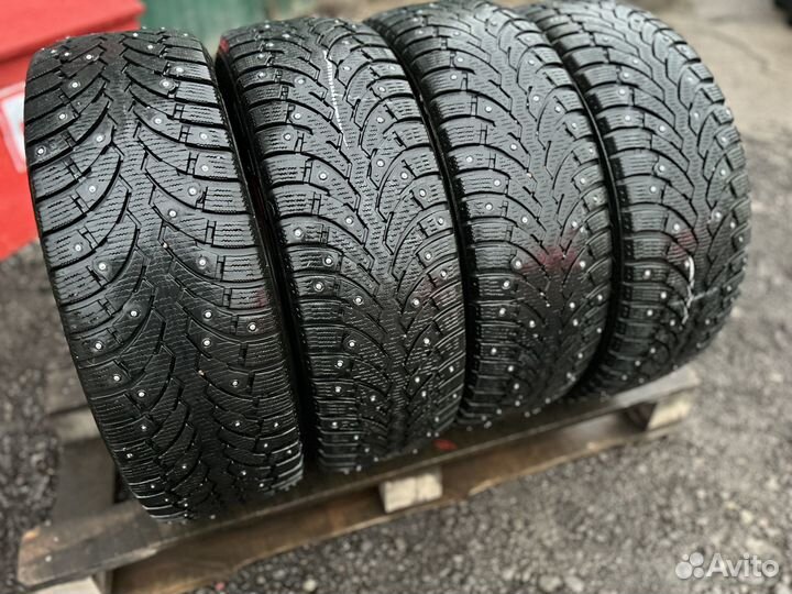 Pirelli Formula Ice 215/65 R16 102T