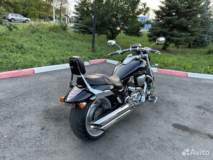 Suzuki M109R Boulevard